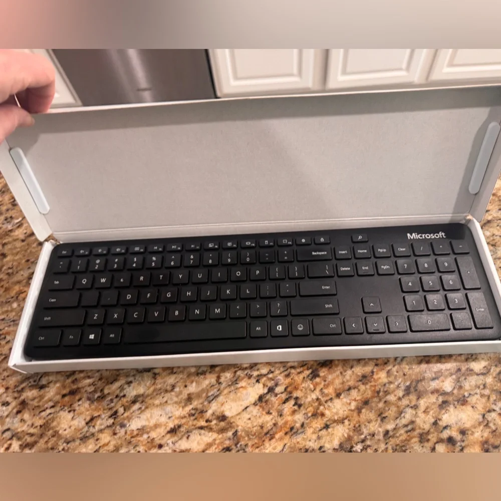 Microsoft Wireless Keyboard in Black